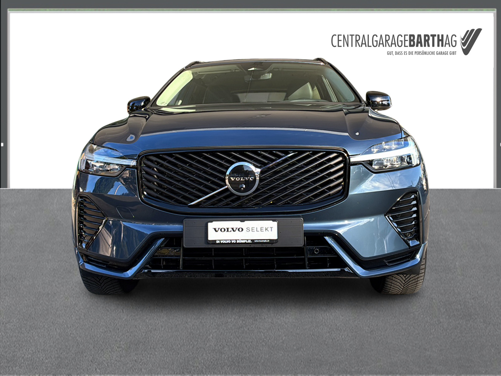 VOLVO XC60 2.0 B5 MH Plus Dark AWD-image-1