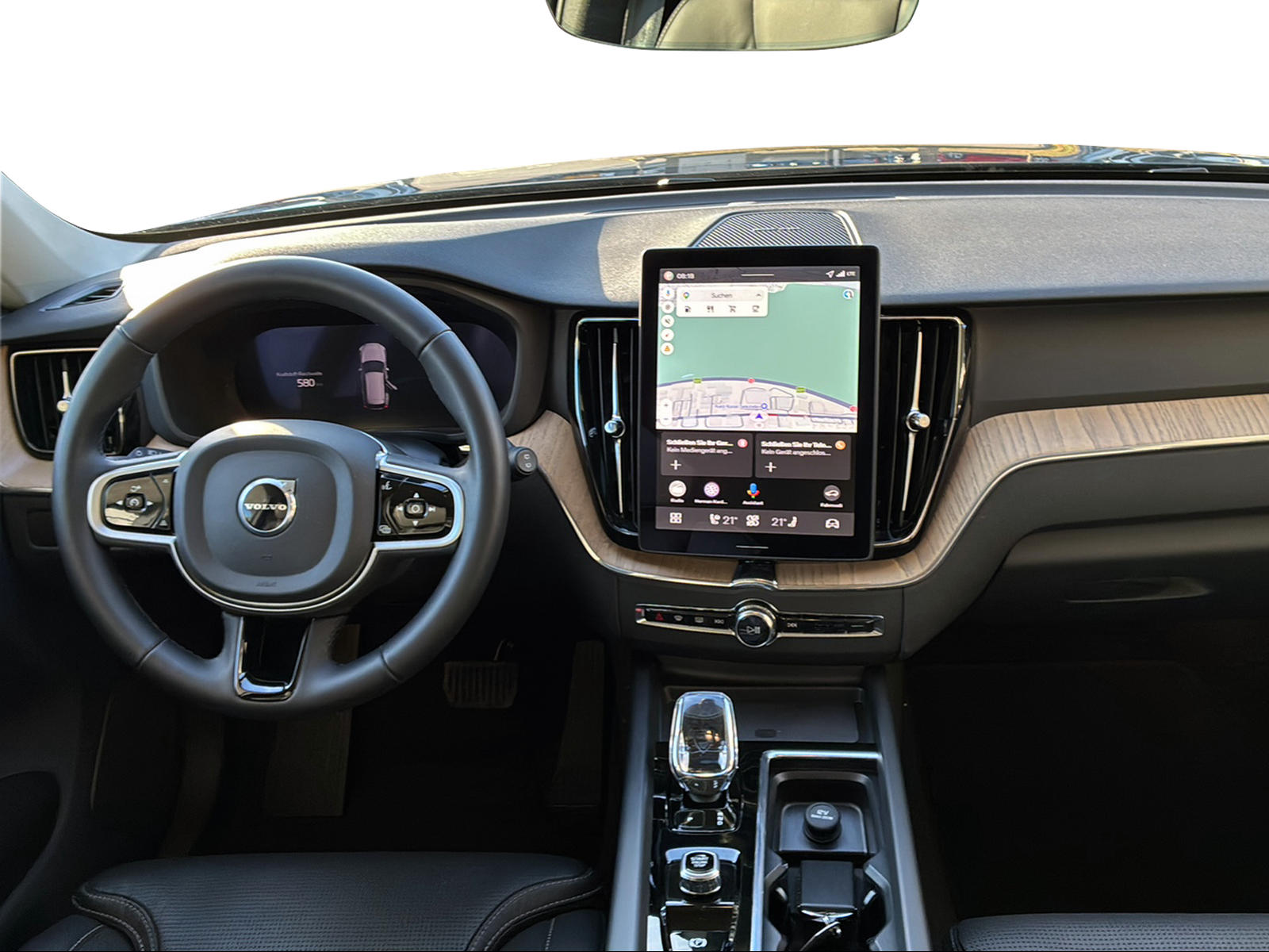 VOLVO XC60 2.0 B5 MH Plus Dark AWD-image-10