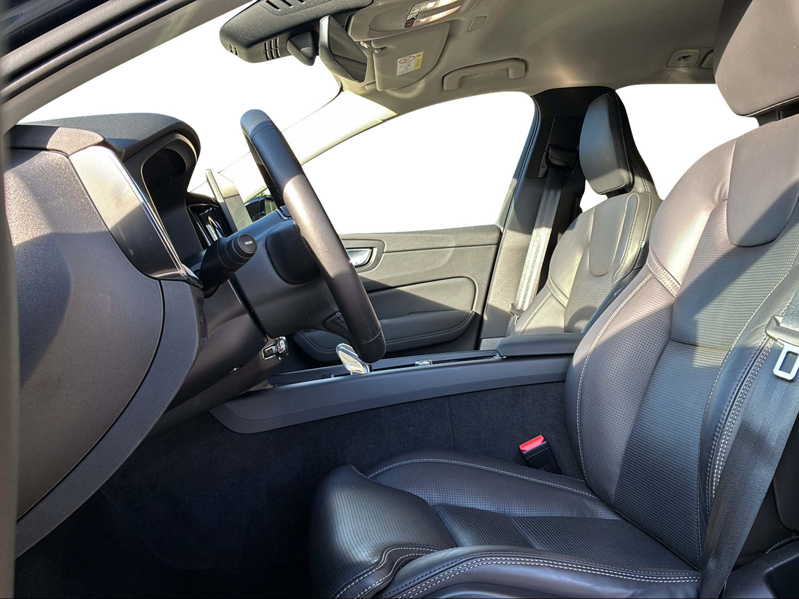 VOLVO XC60 2.0 B5 MH Plus Dark AWD-image-8