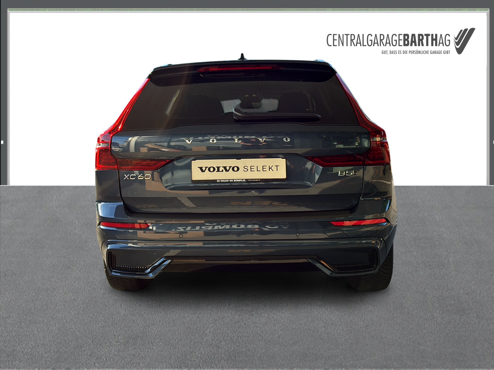 VOLVO XC60 2.0 B5 MH Plus Dark AWD-image-4