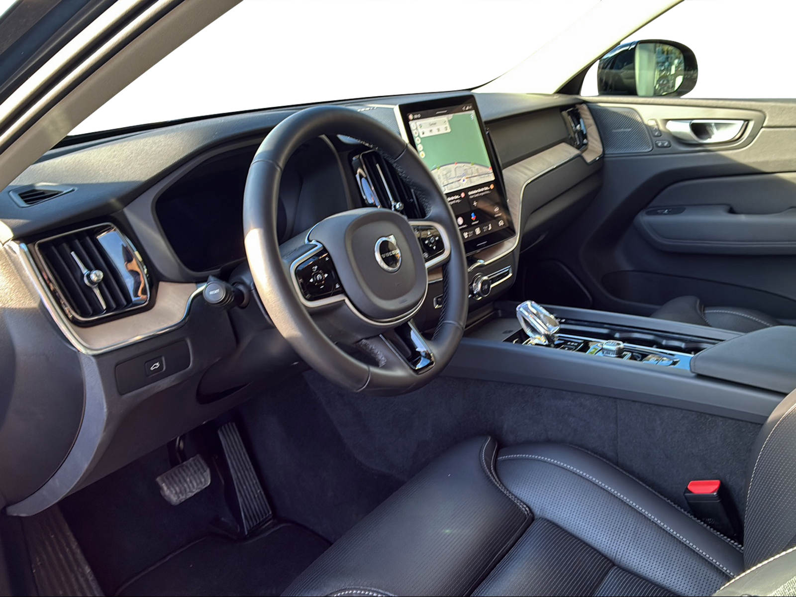 VOLVO XC60 2.0 B5 MH Plus Dark AWD-image-9