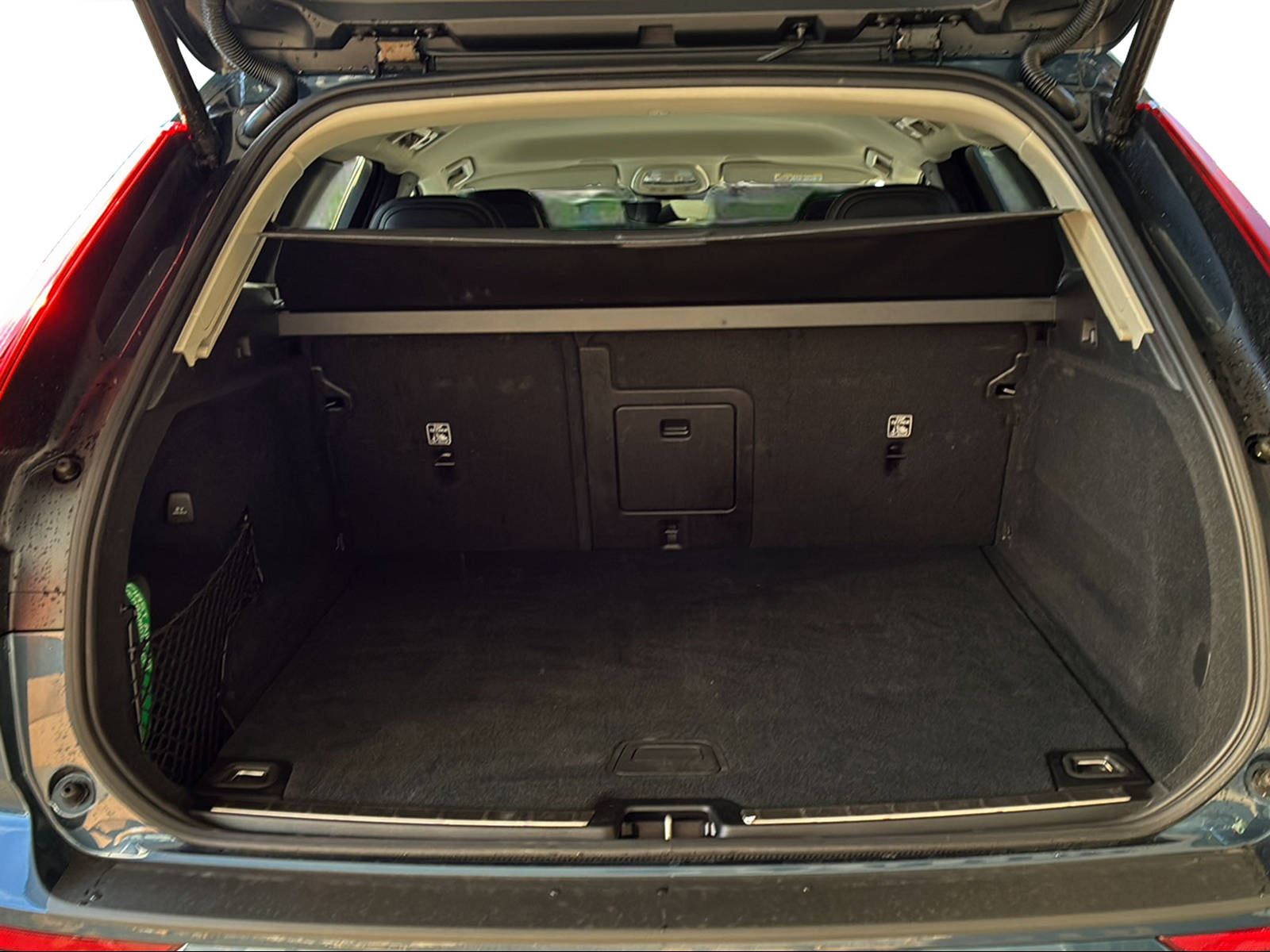 VOLVO XC60 2.0 B5 MH Plus Dark AWD-image-14