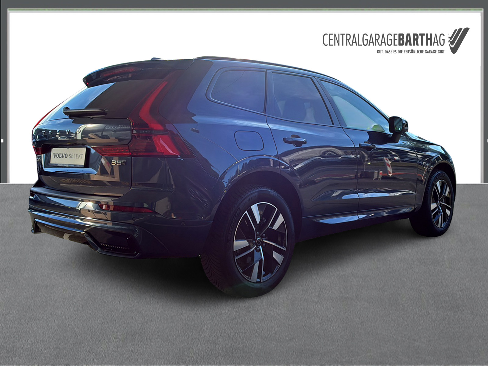 VOLVO XC60 2.0 B5 MH Plus Dark AWD-image-6
