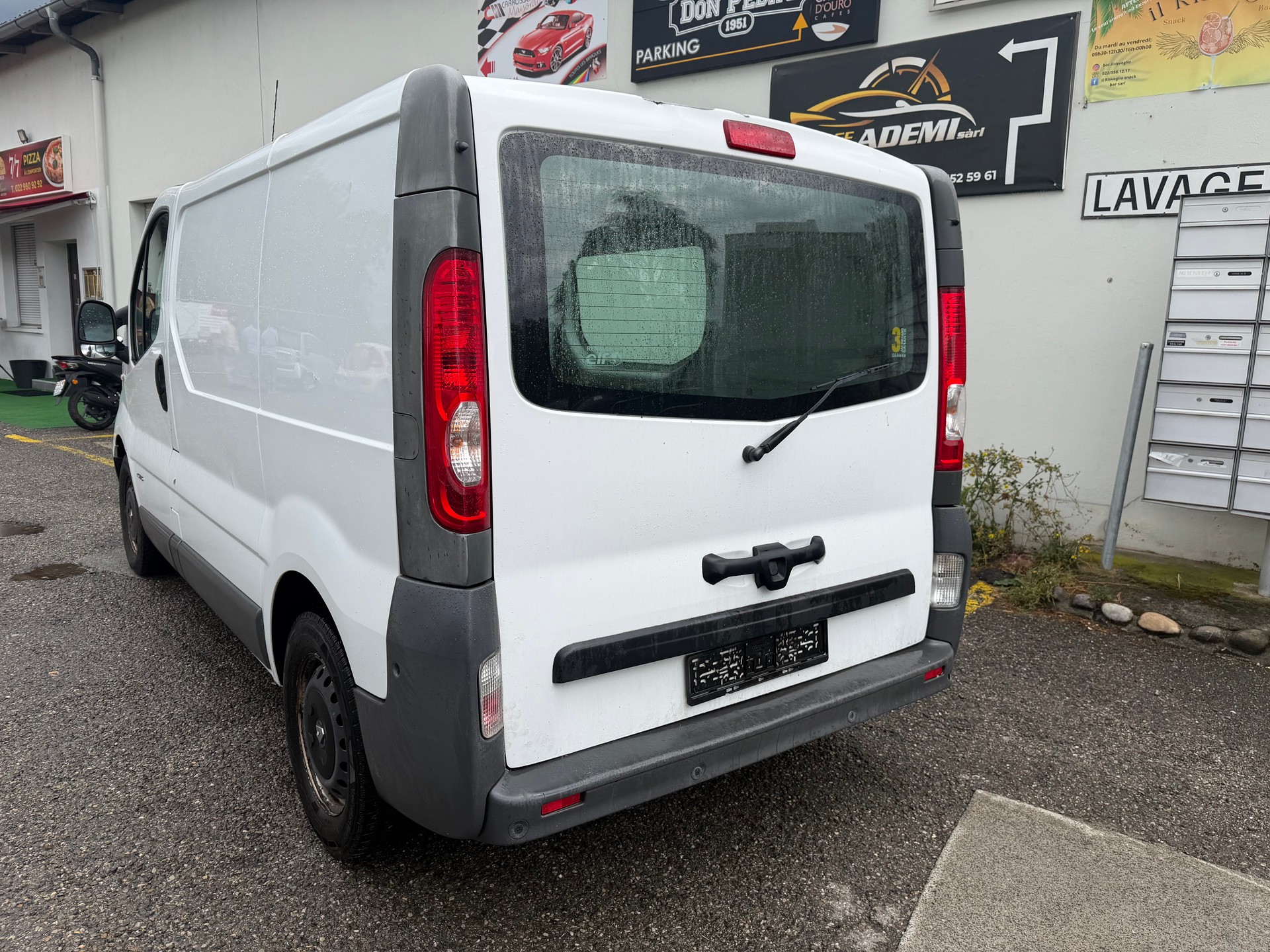 RENAULT Trafic 2.0 dCi 115 2.9t L1H1-image-6