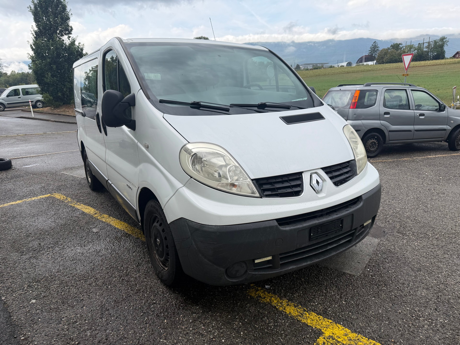 RENAULT Trafic 2.0 dCi 115 2.9t L1H1-image-2