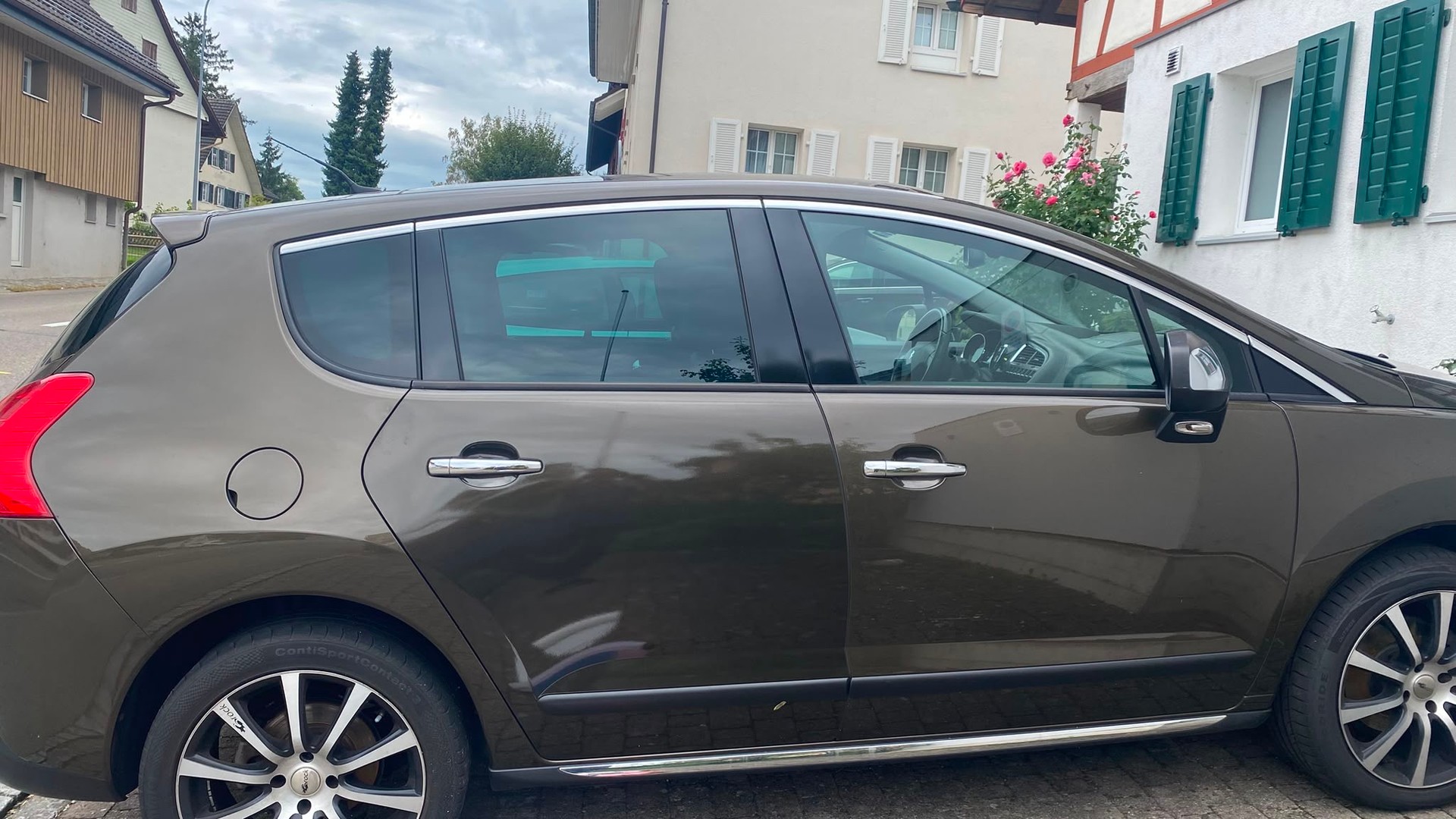 PEUGEOT 3008 1.6 16V T Platinum-image-5