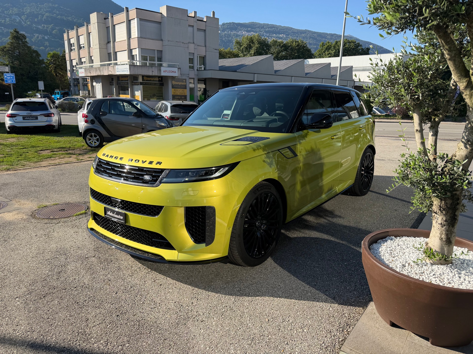LAND ROVER Range Rover Sport P635 4.4 V8 SV SOL CURATION-image-5