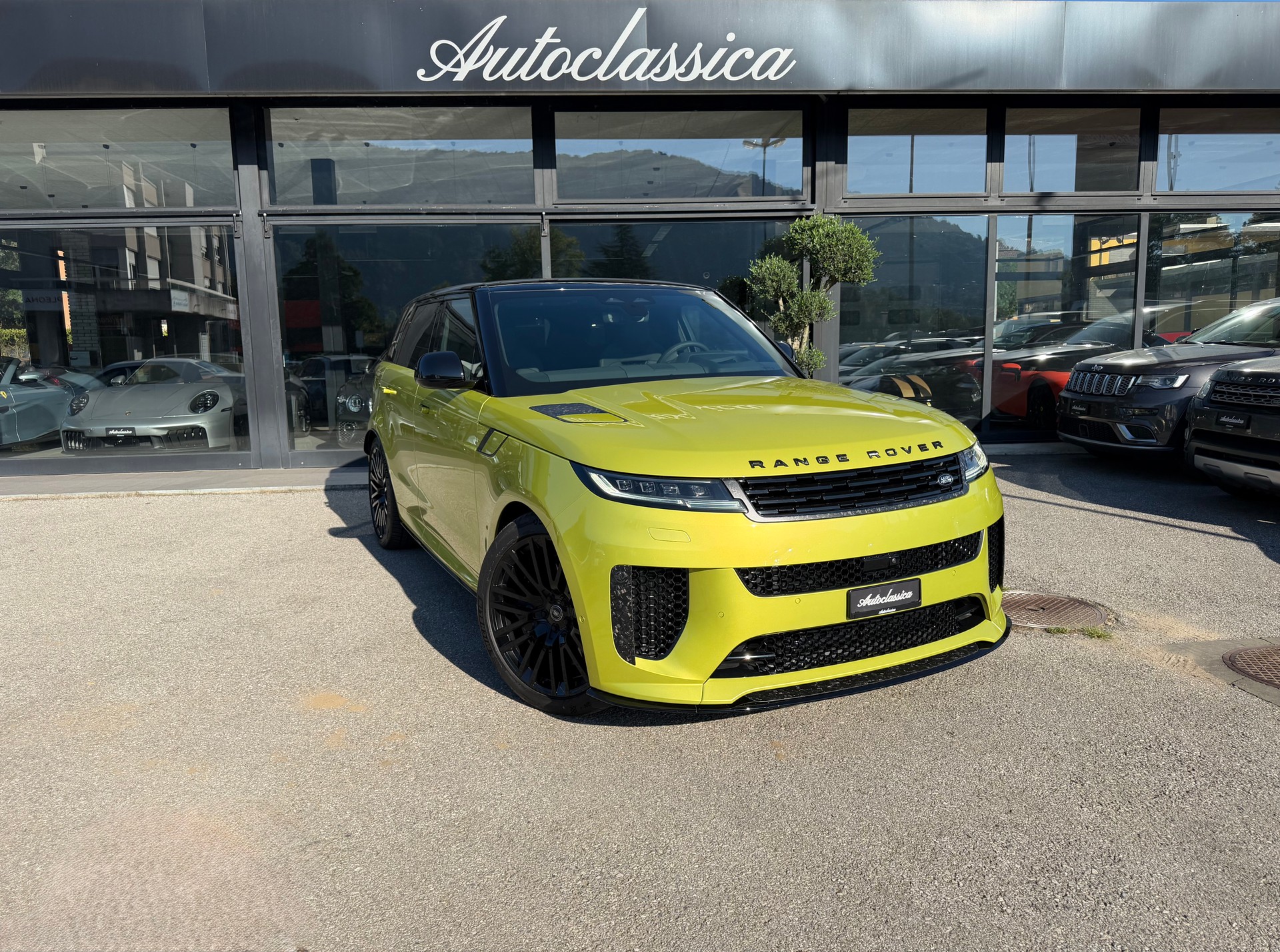 LAND ROVER Range Rover Sport P635 4.4 V8 SV SOL CURATION-image-0