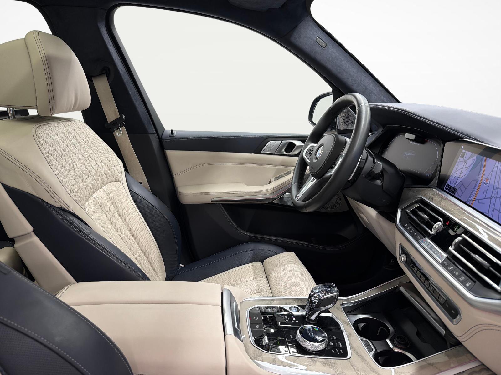 BMW X7 M50i-image-17