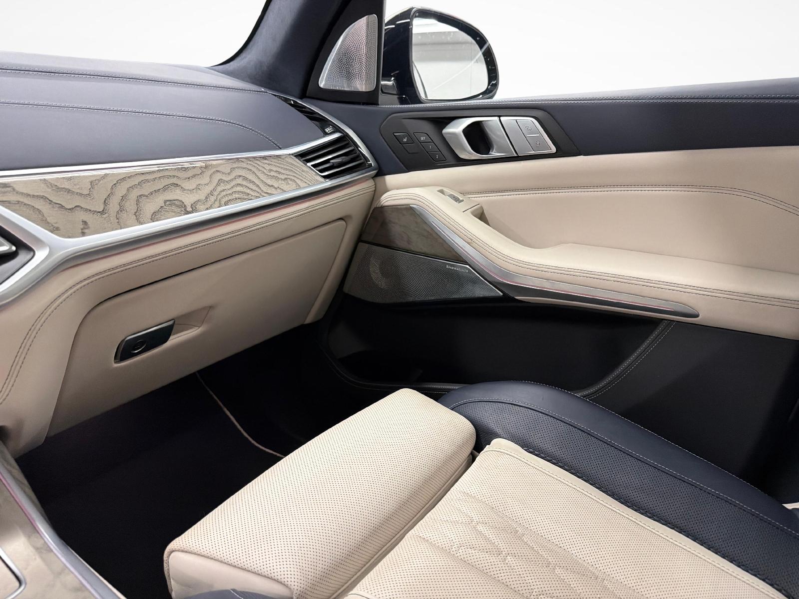 BMW X7 M50i-image-18