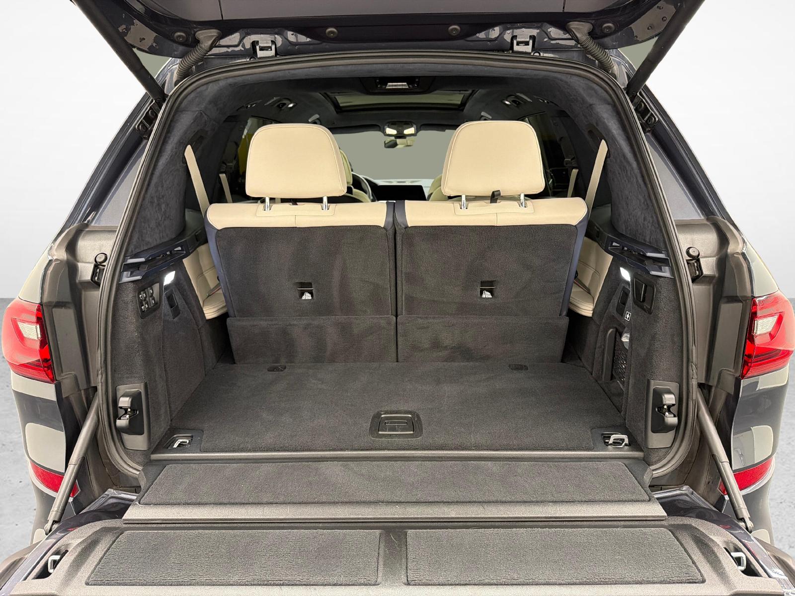 BMW X7 M50i-image-20