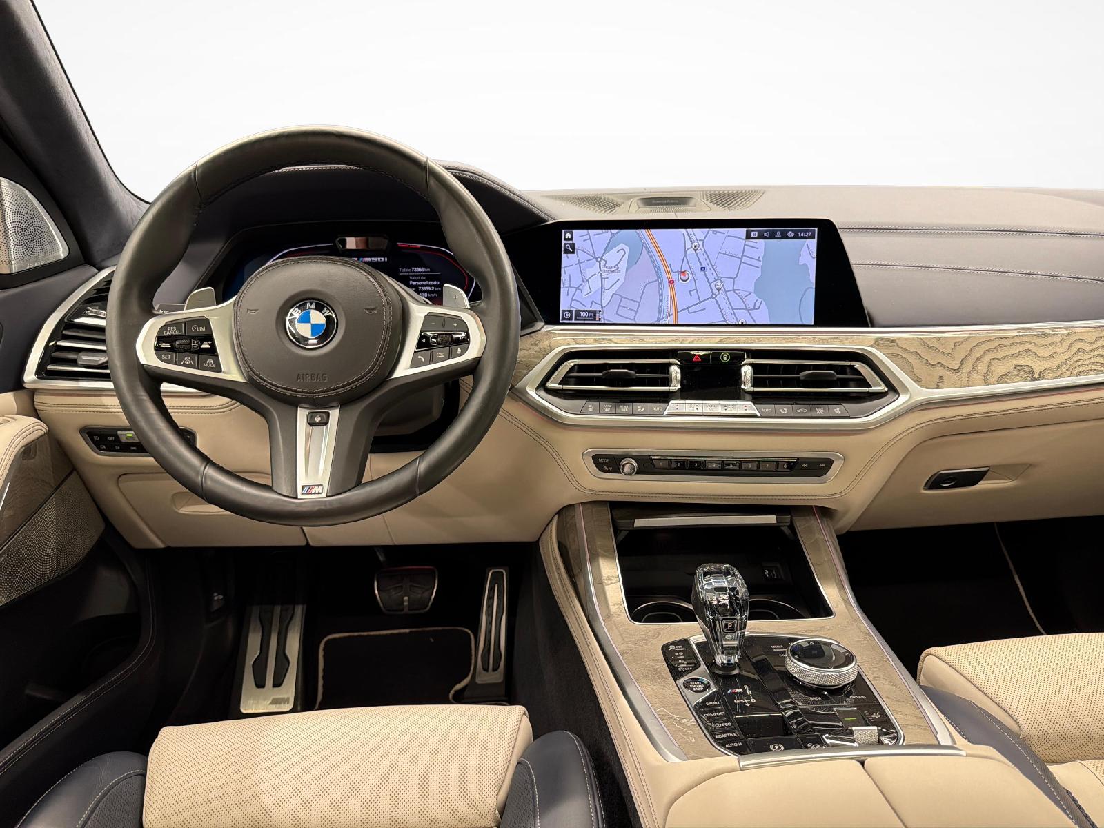 BMW X7 M50i-image-12