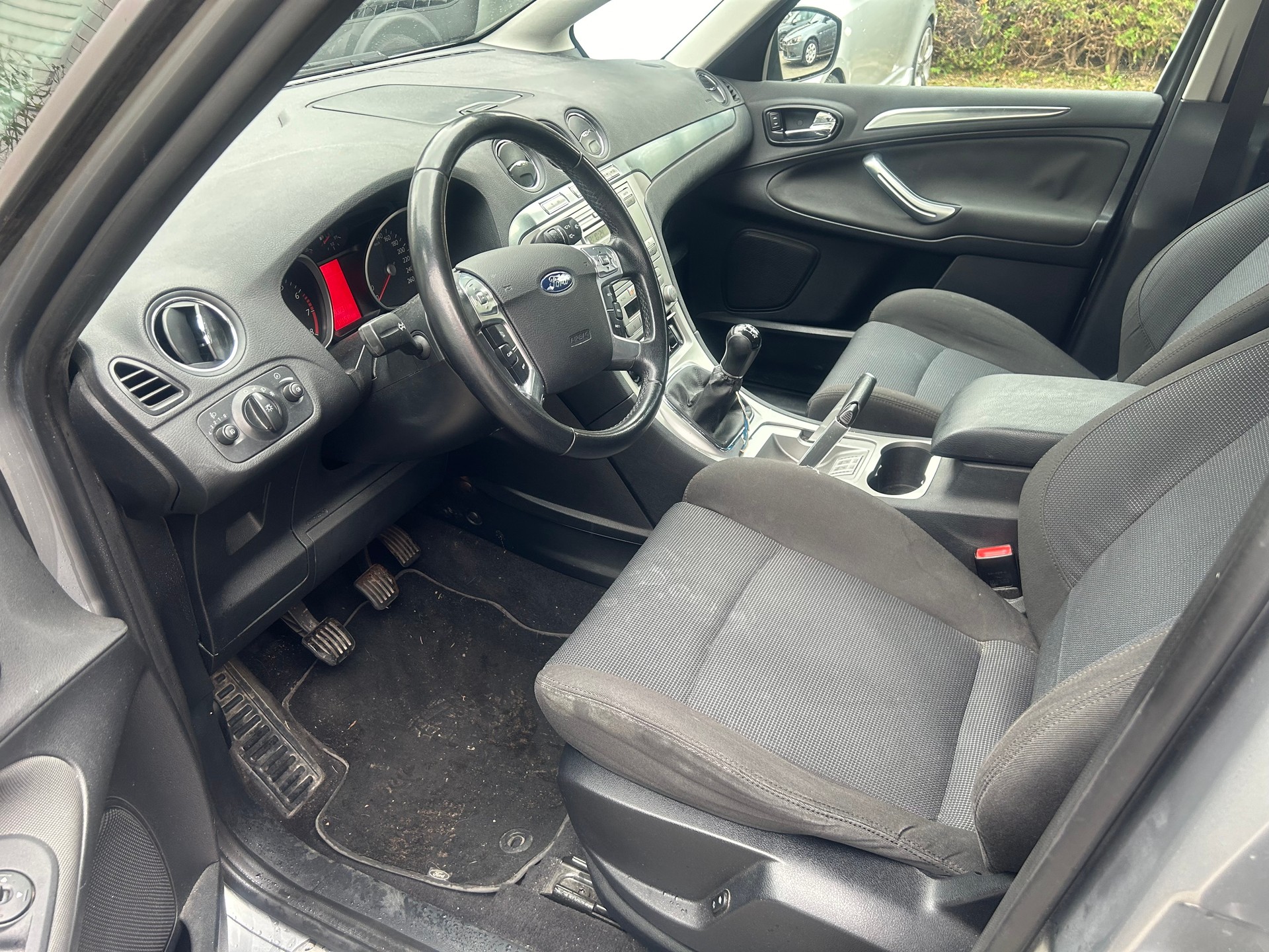 FORD S-Max 2.0i Titanium-image-11
