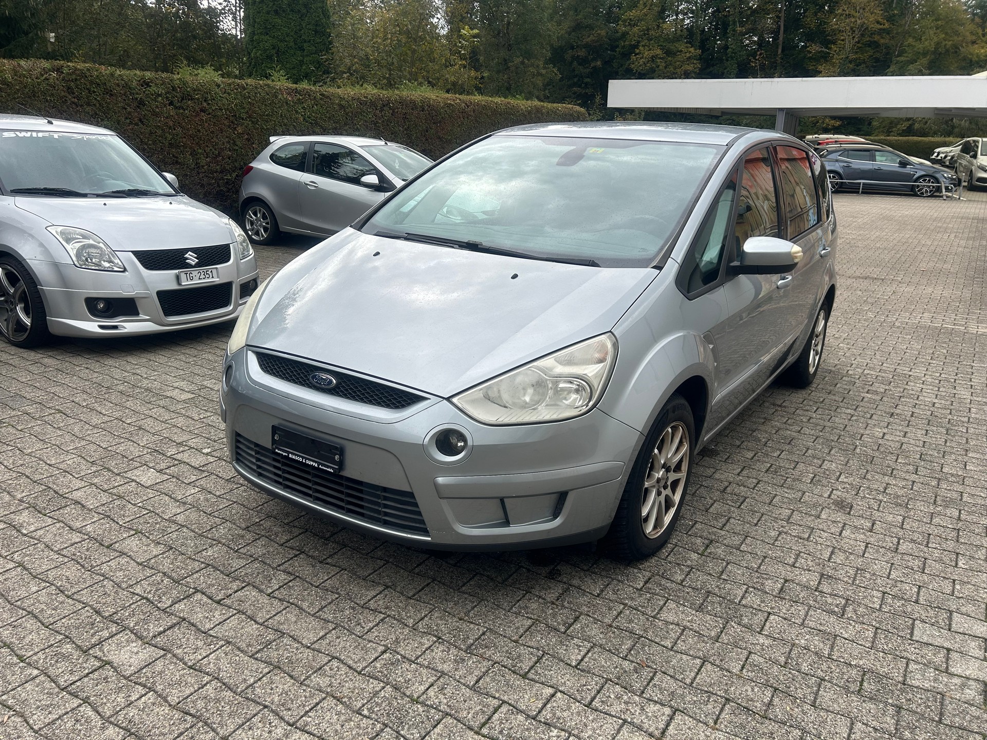 FORD S-Max 2.0i Titanium-image-2