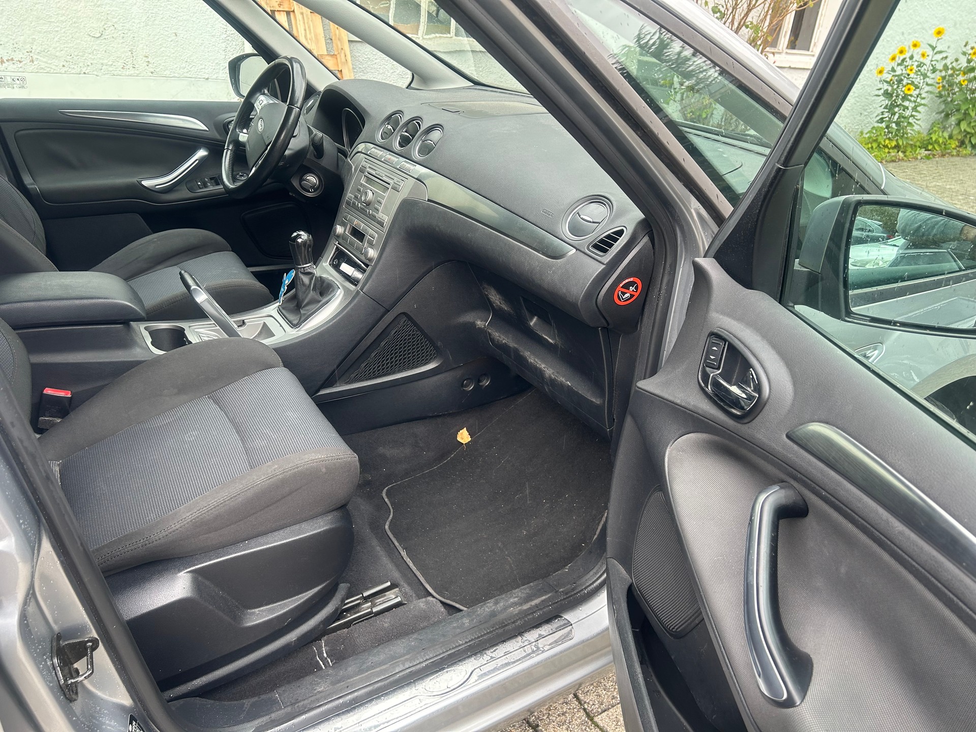 FORD S-Max 2.0i Titanium-image-13