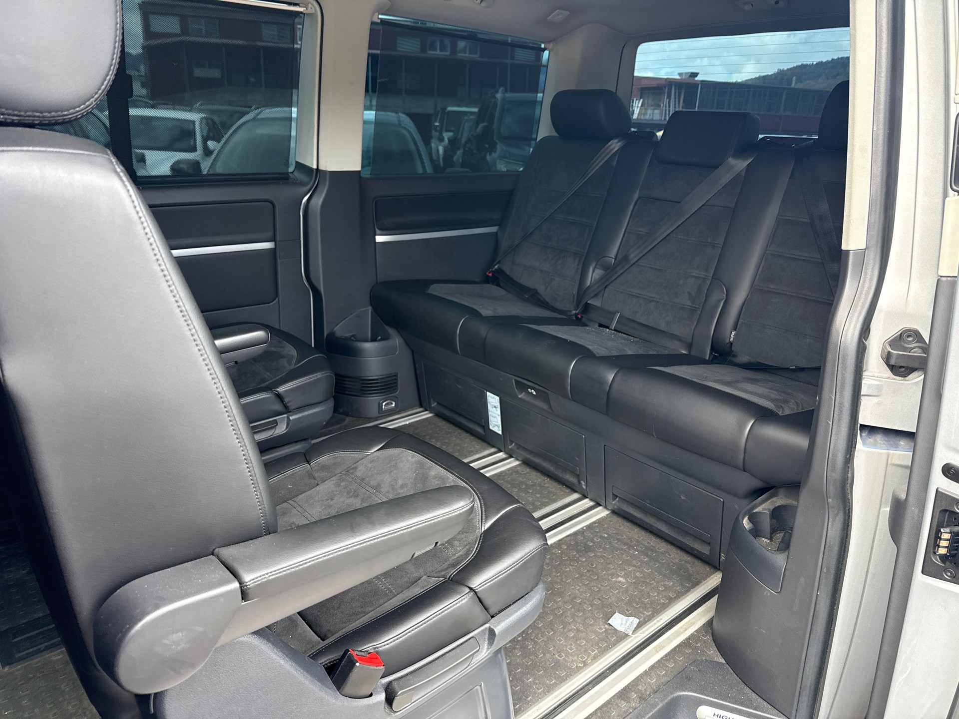 VW T6 Multivan 2.0 Bi-TDI Highline Liberty 4Mot. DSG-image-6