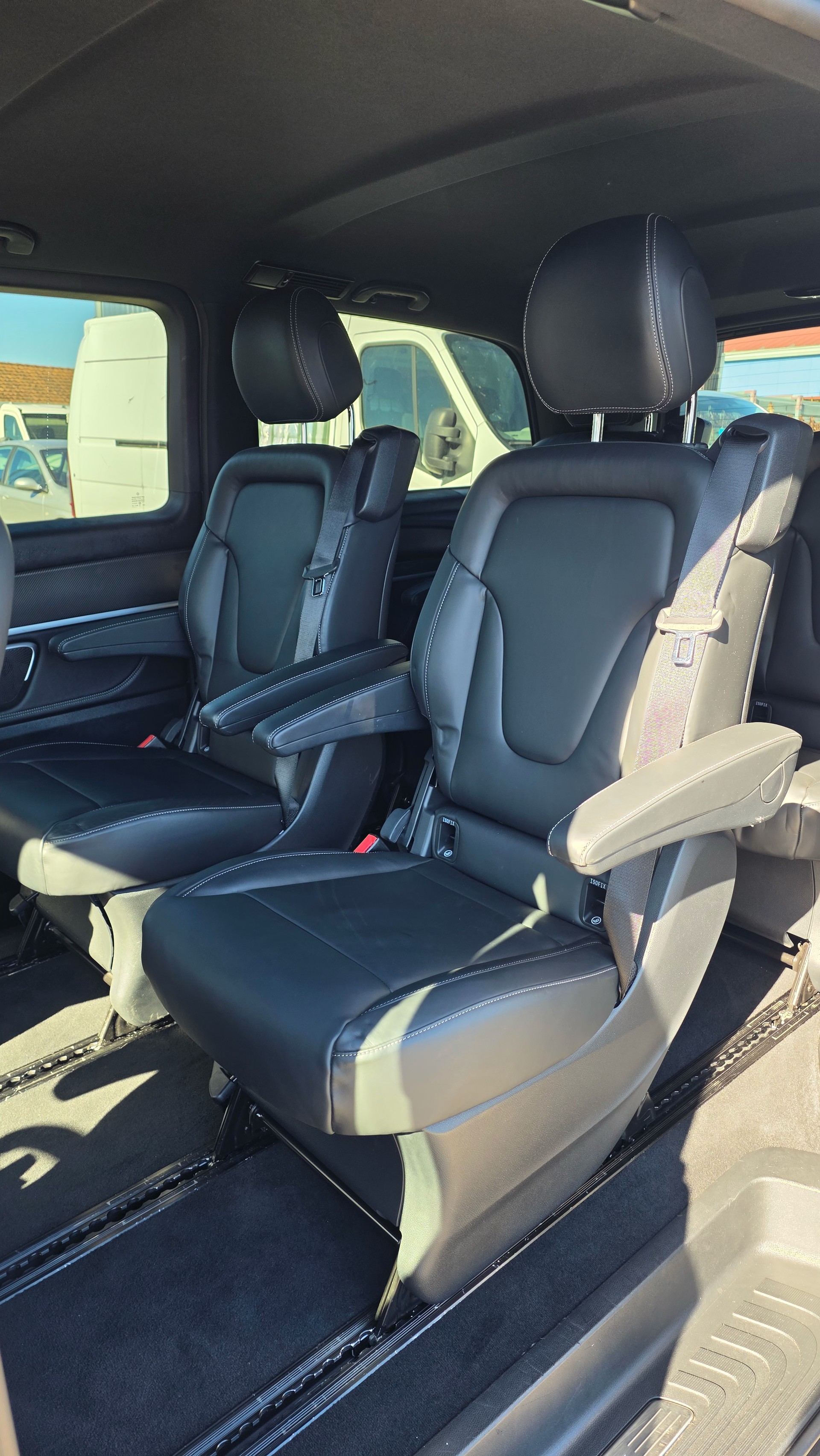 MERCEDES-BENZ V 250 d Avantgarde lang 4Matic 7G-Tronic-image-14