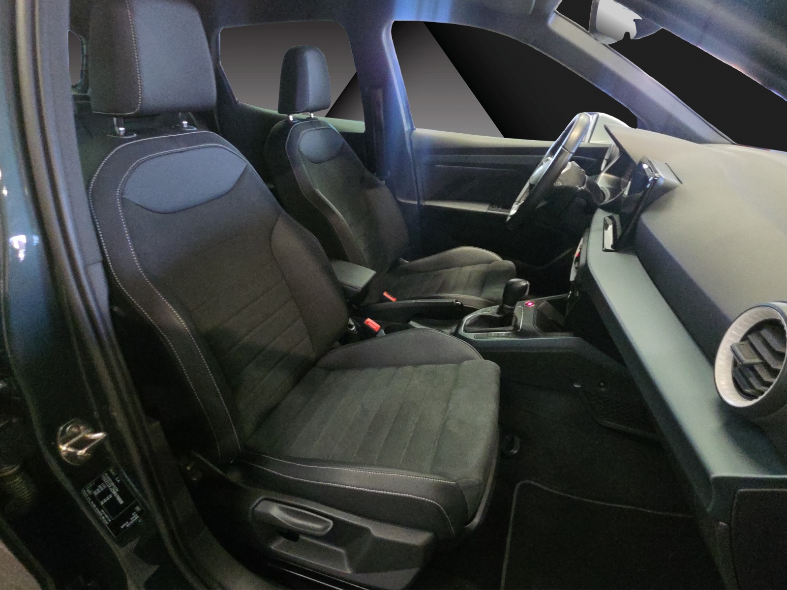SEAT Arona 1.5 Eco TSI Hola Xperience DSG-image-16
