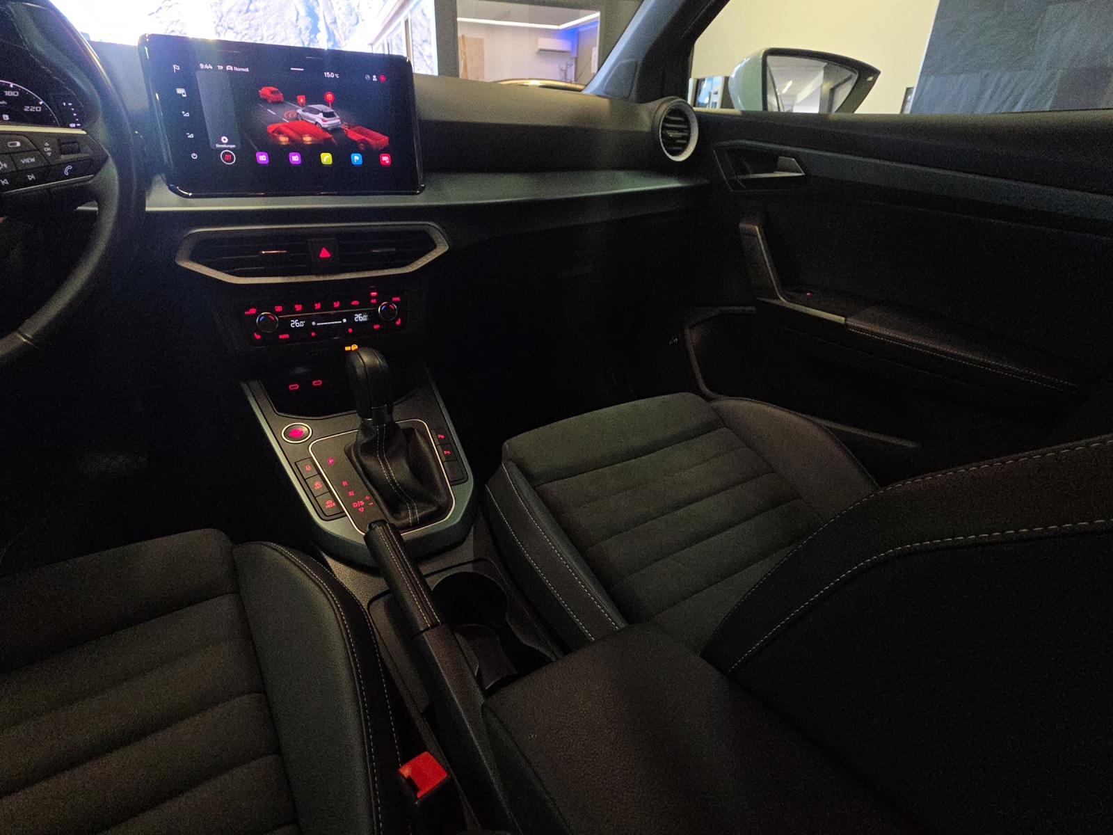 SEAT Arona 1.5 Eco TSI Hola Xperience DSG-image-12