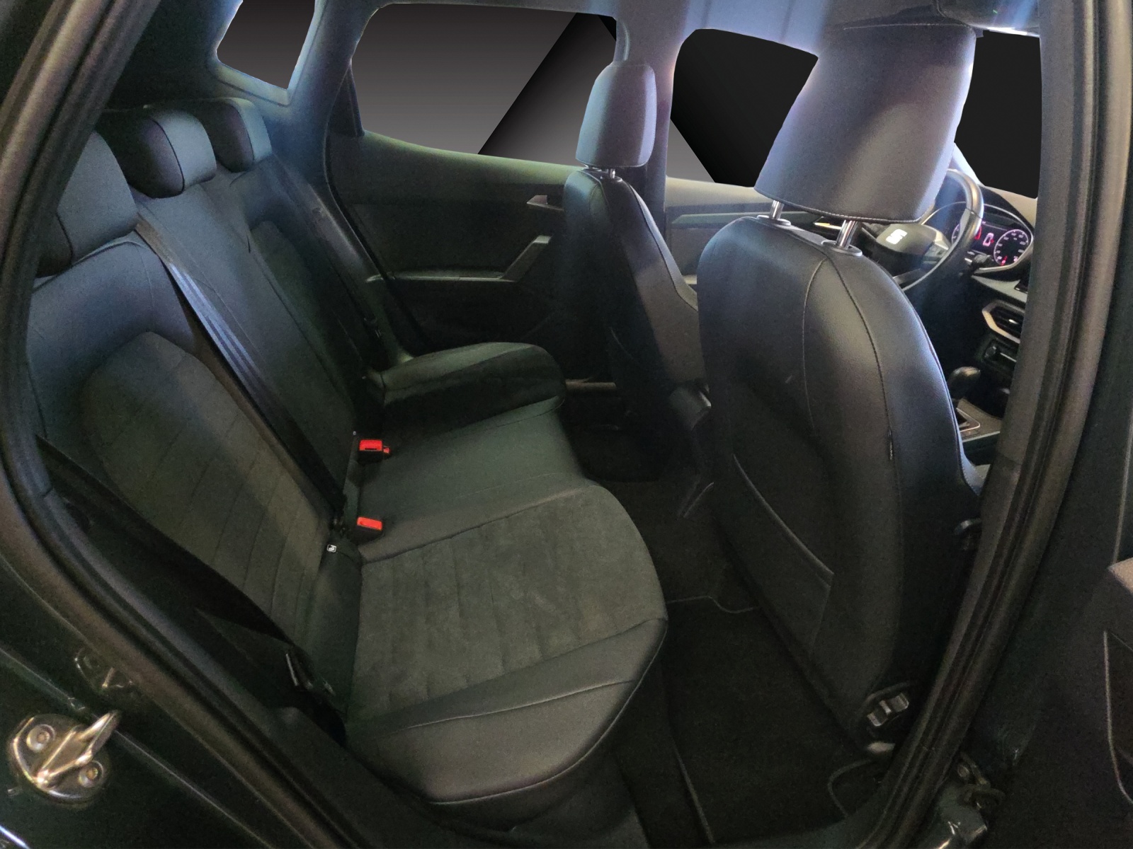 SEAT Arona 1.5 Eco TSI Hola Xperience DSG-image-17