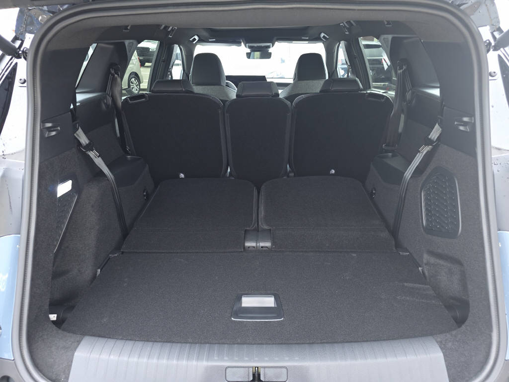 PEUGEOT 5008 1.6 PHEV 225 GT Exclusive-image-7