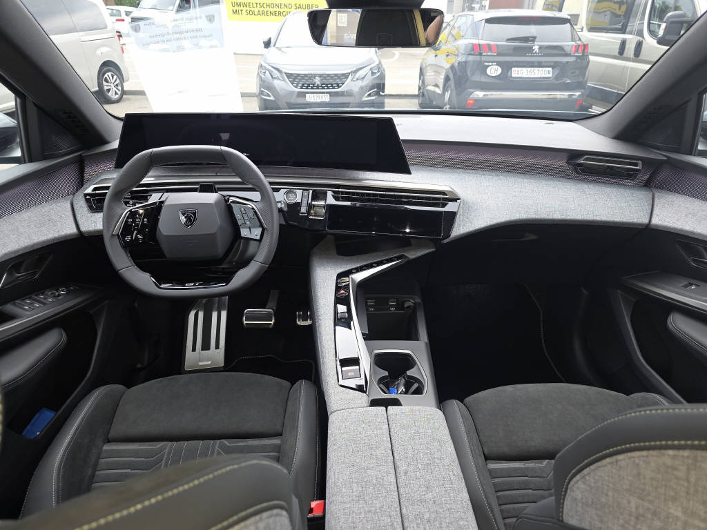PEUGEOT 5008 1.6 PHEV 225 GT Exclusive-image-5