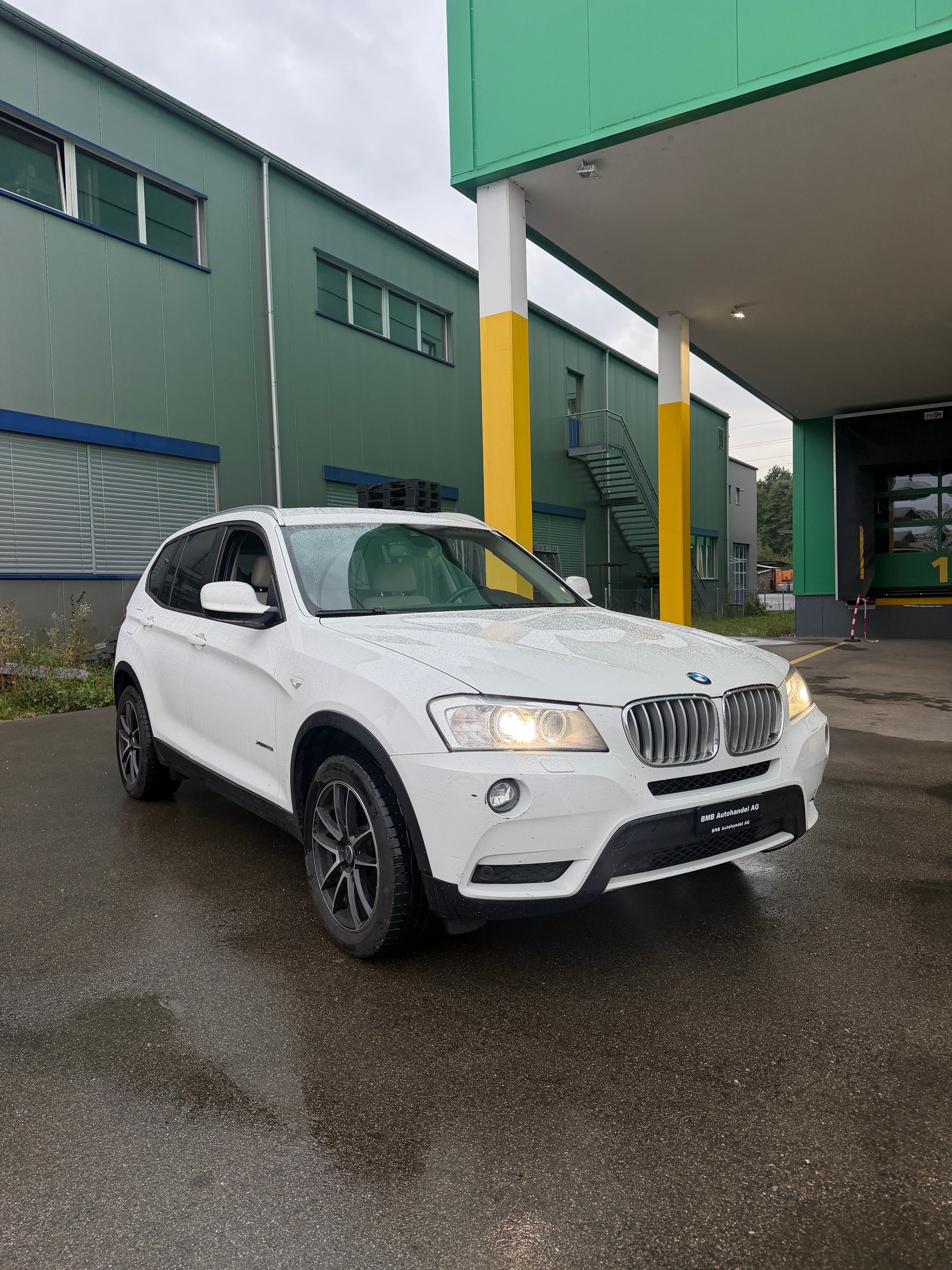 BMW X3 xDrive 28i Steptronic-image-0