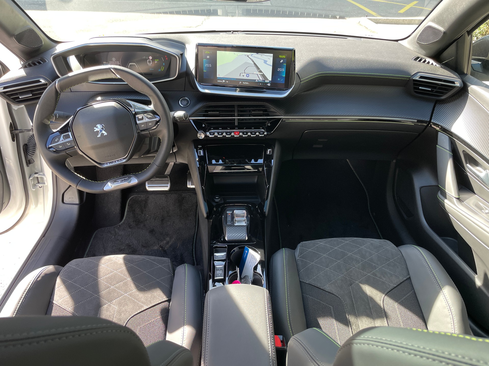 PEUGEOT 208 Elektrik GT Pack 3 Phasen Vollausstattung-image-19