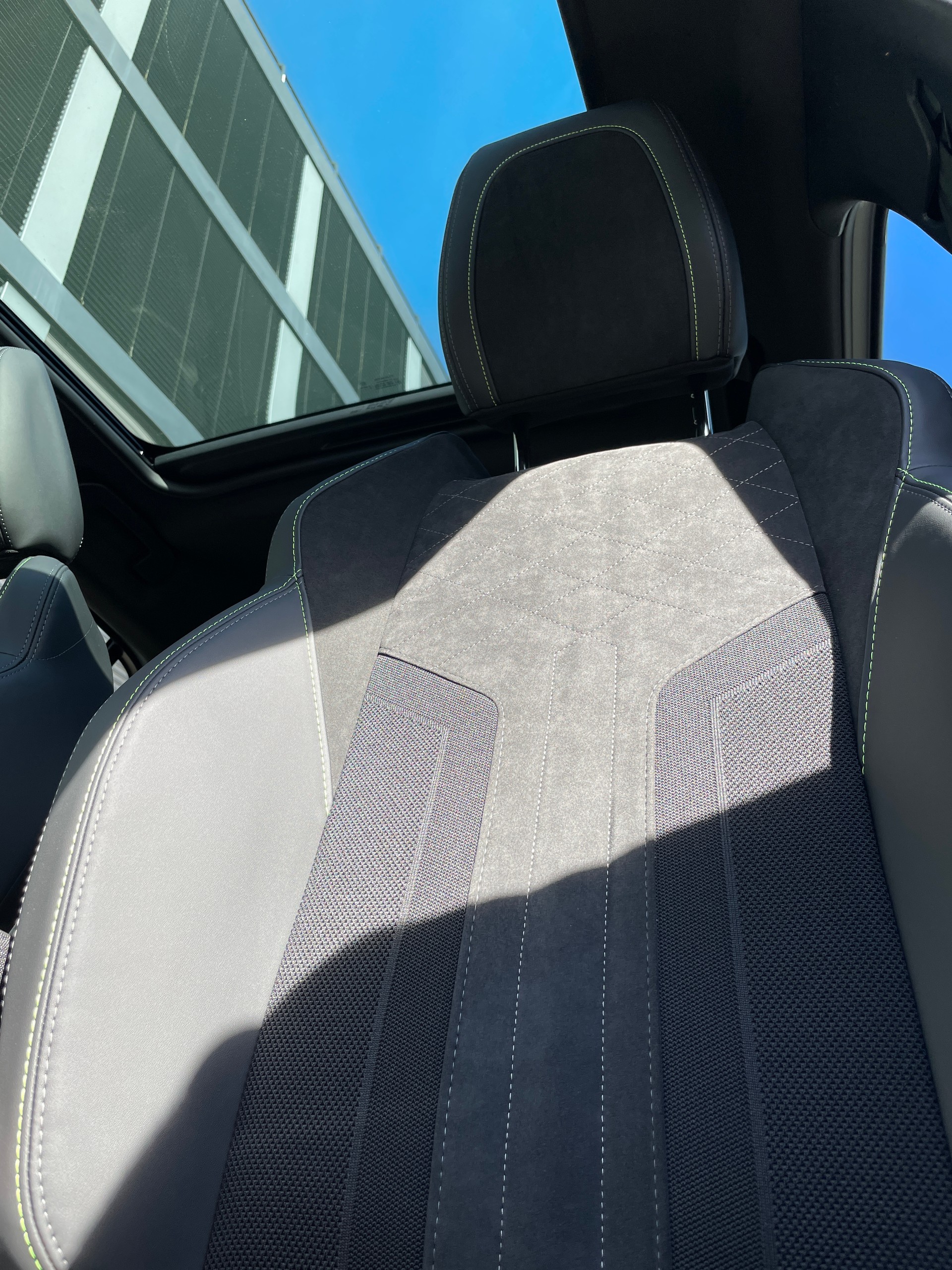 PEUGEOT 208 Elektrik GT Pack 3 Phasen Vollausstattung-image-13