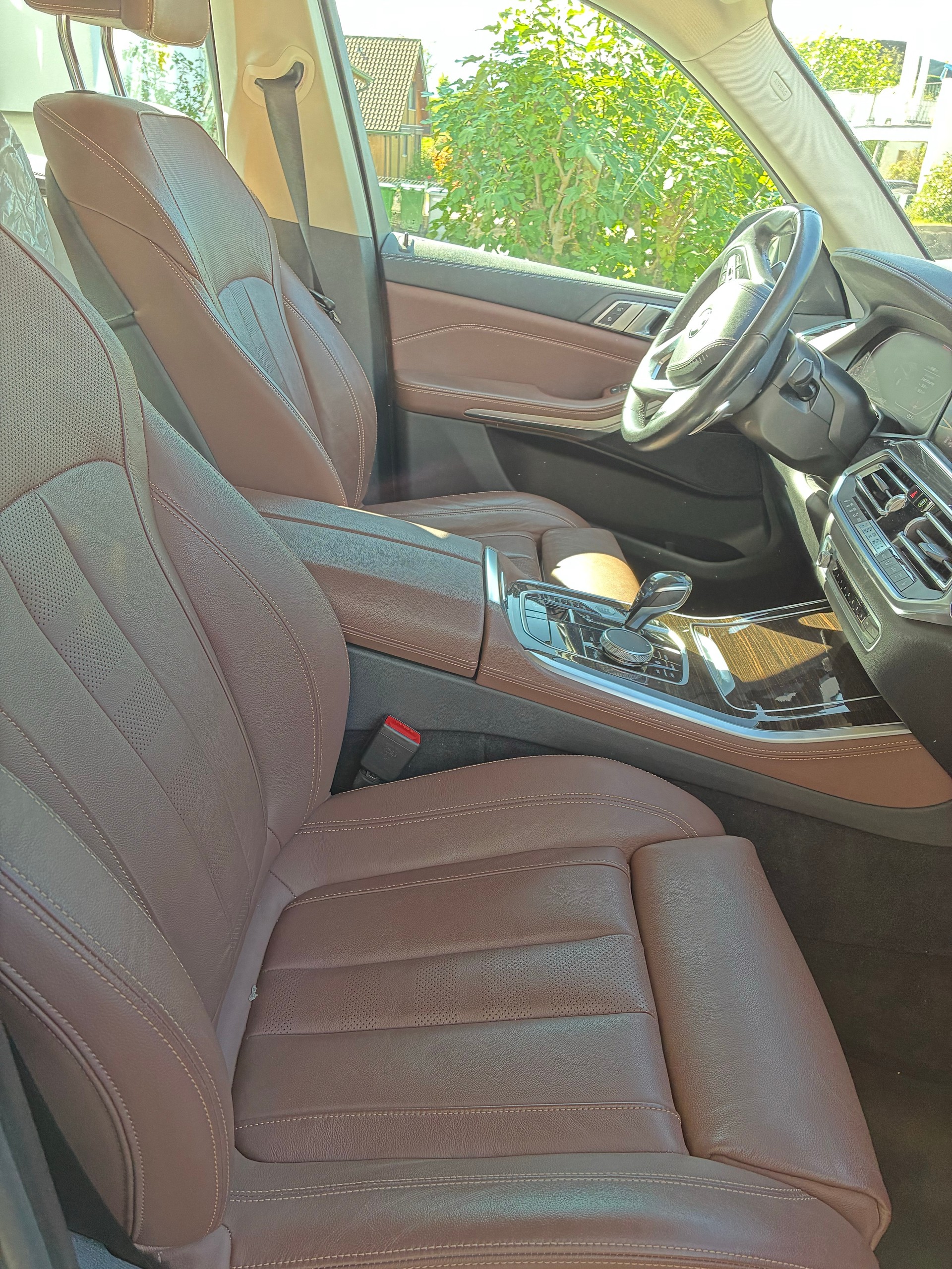 BMW 40i xDrive-image-2