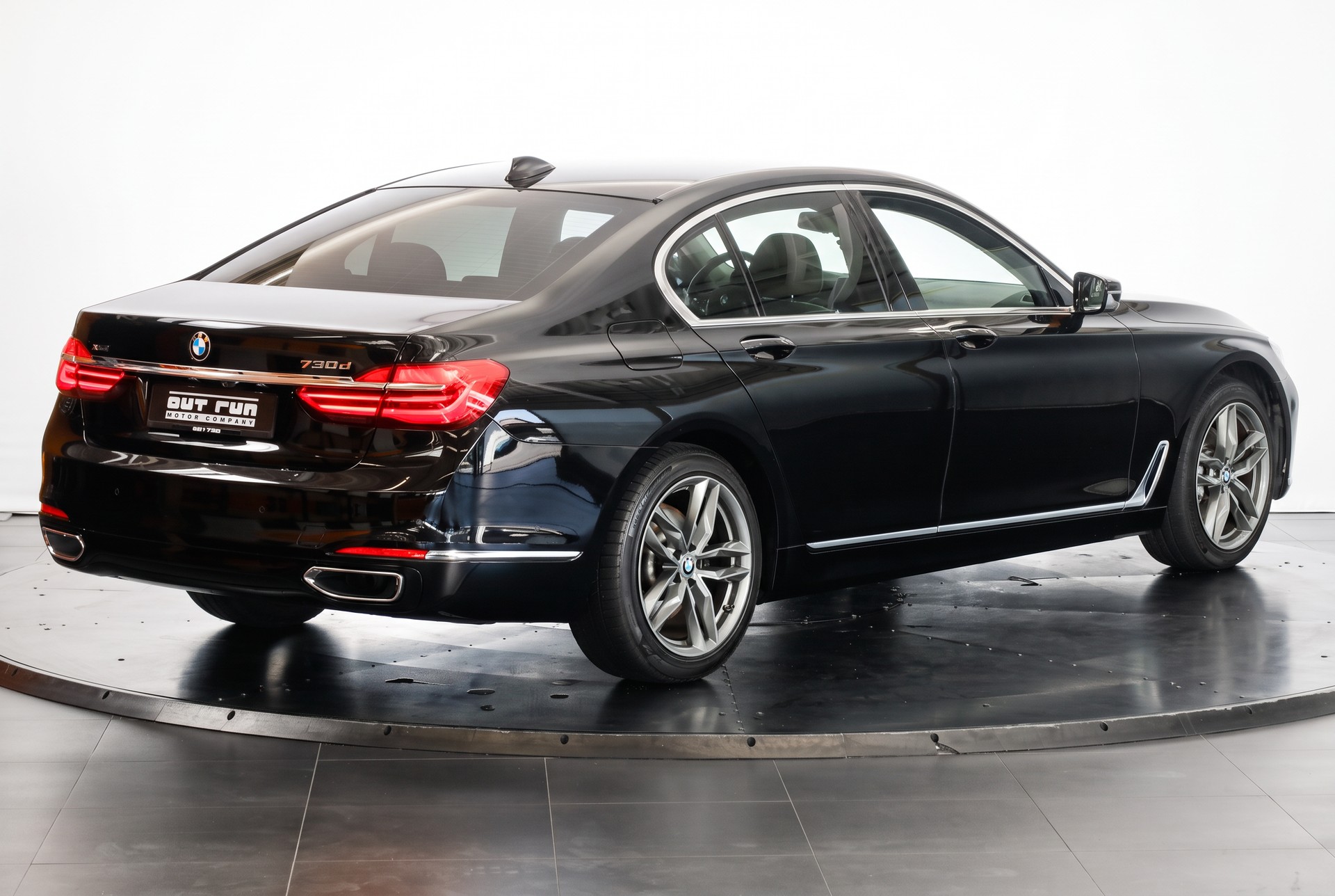 BMW 730d xDrive Steptronic Head-Up Display / Surround View / harman-Kardon-image-8