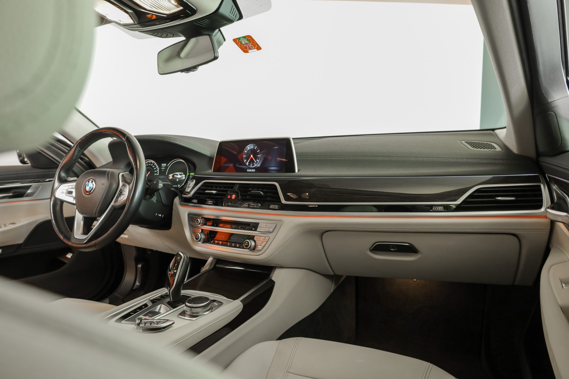 BMW 730d xDrive Steptronic Head-Up Display / Surround View / harman-Kardon-image-3