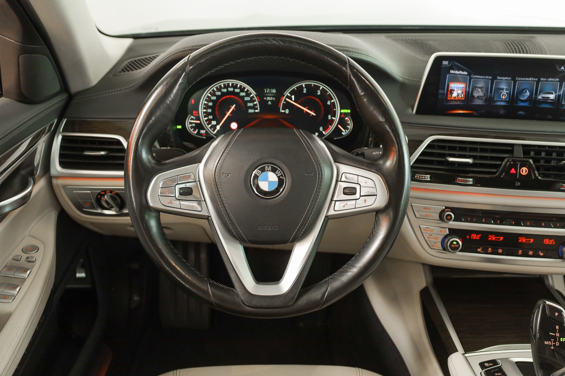 BMW 730d xDrive Steptronic Head-Up Display / Surround View / harman-Kardon-image-11