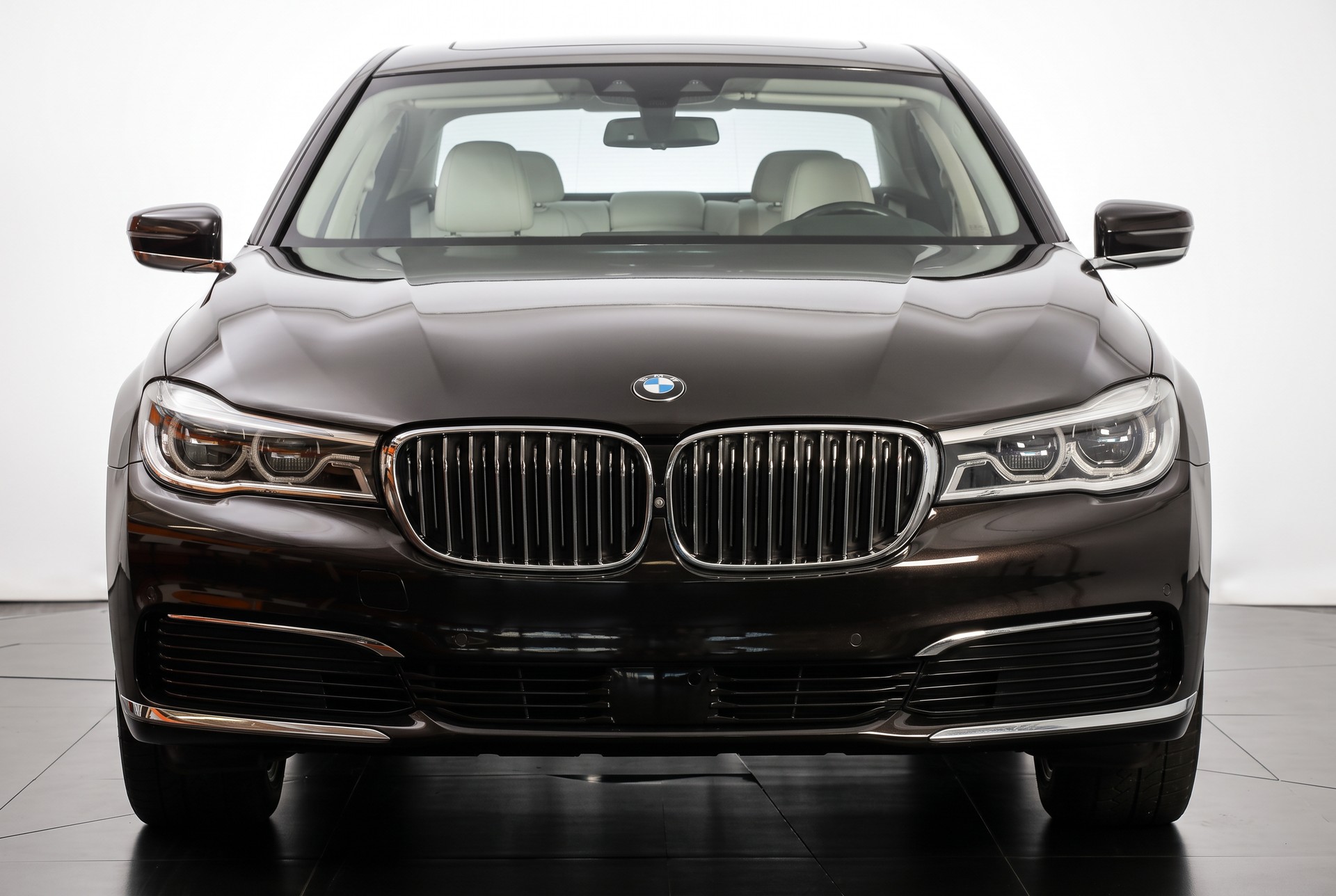 BMW 730d xDrive Steptronic Head-Up Display / Surround View / harman-Kardon-image-1