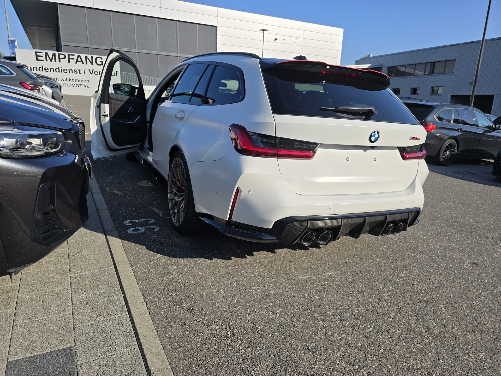 BMW M3 CS xDrive-image-1
