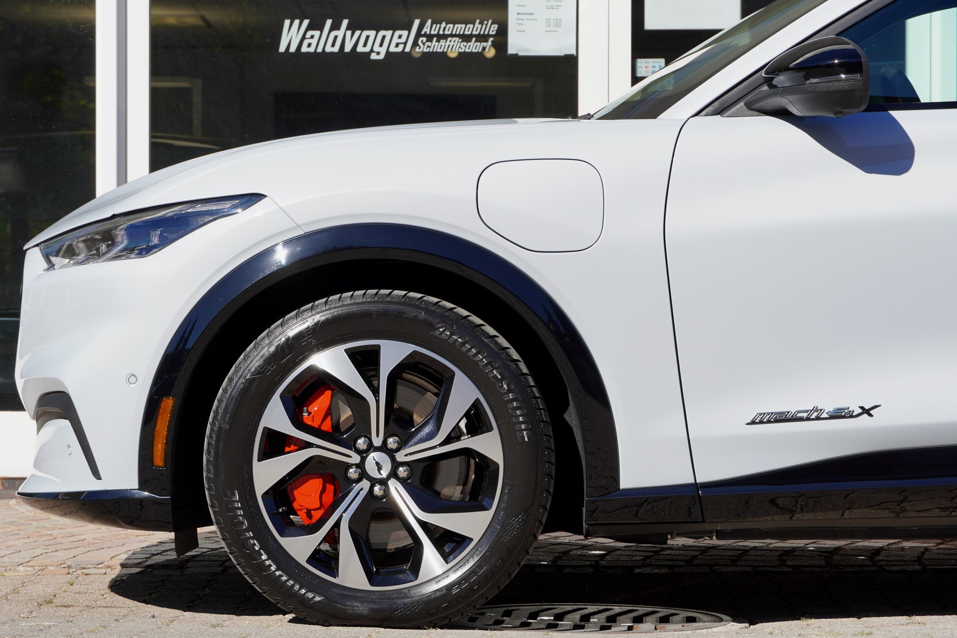 FORD Mustang MACH-E Premium AWD 88 kWh-image-4