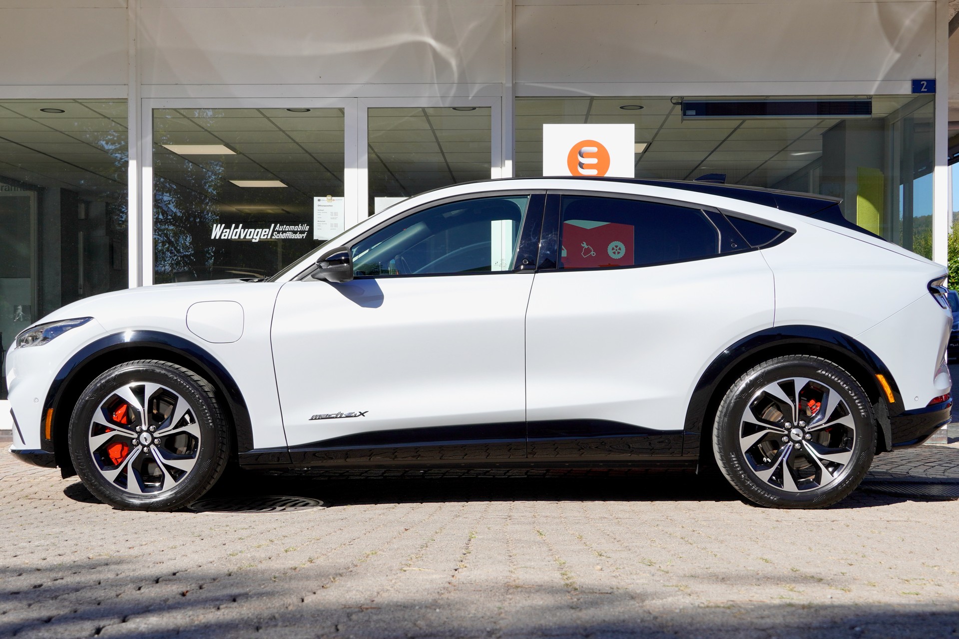 FORD Mustang MACH-E Premium AWD 88 kWh-image-3