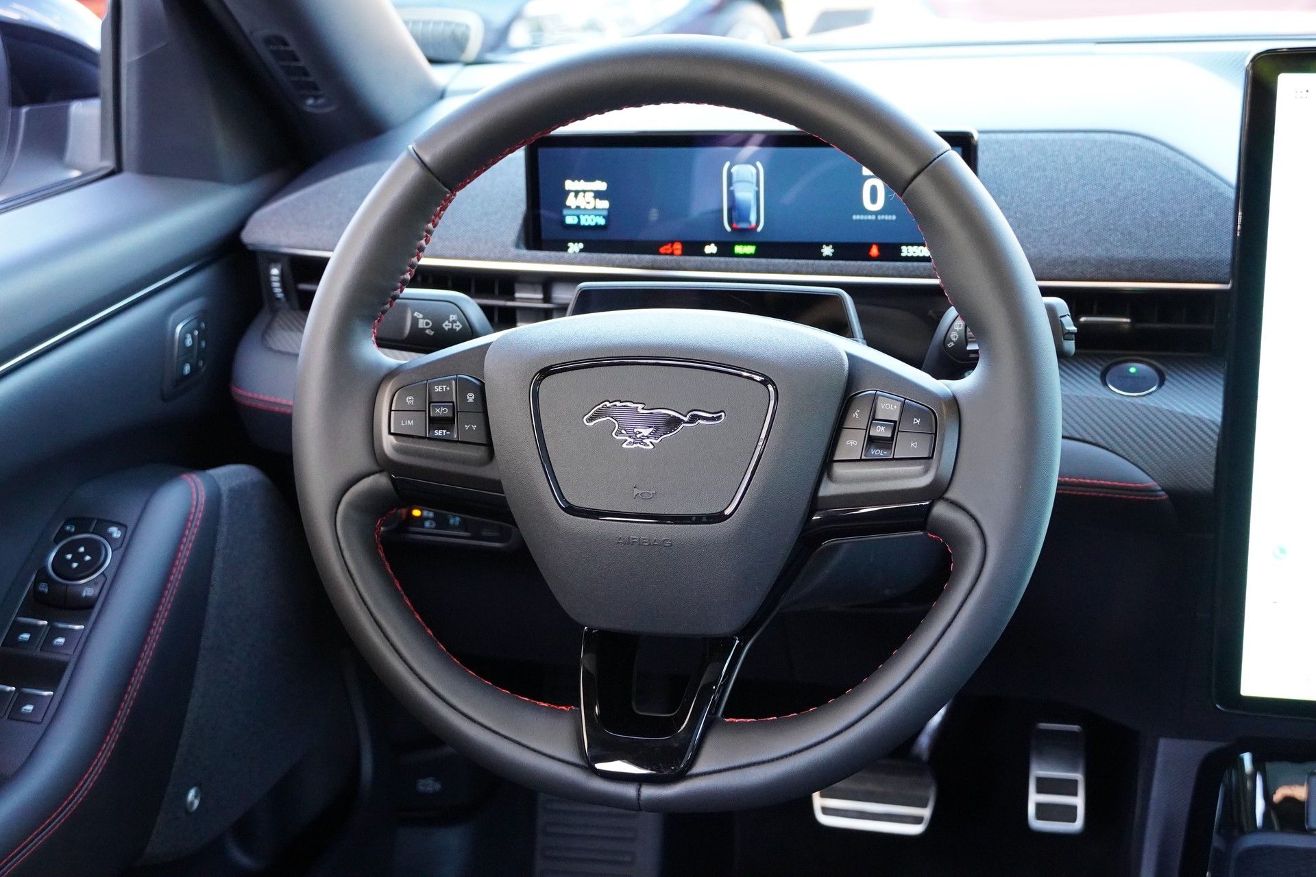 FORD Mustang MACH-E Premium AWD 88 kWh-image-17