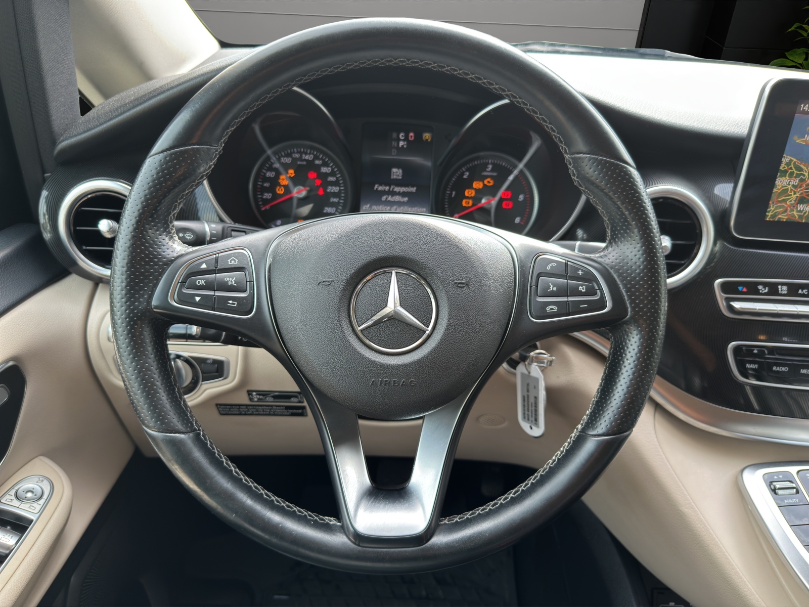 MERCEDES-BENZ Marco Polo 250 d 4M A-image-10