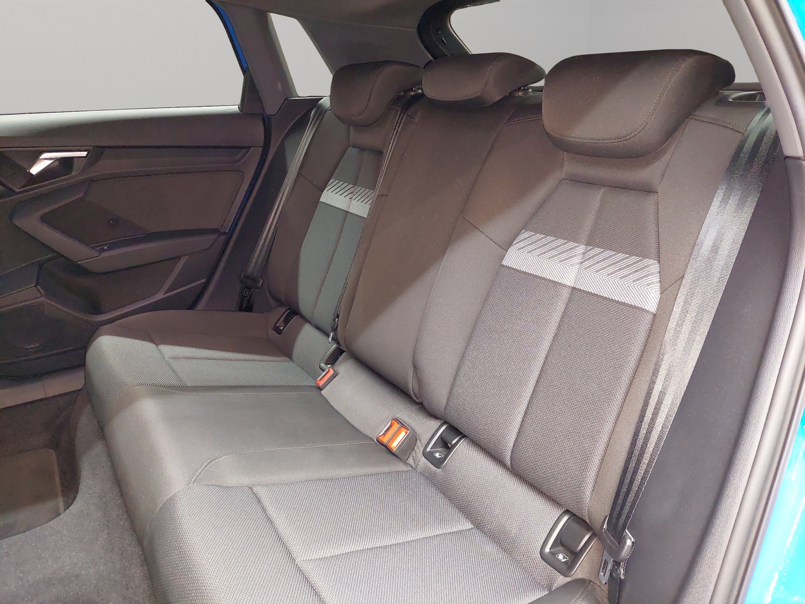 AUDI A3 Sportback 35 TFSI S line S-tronic-image-7