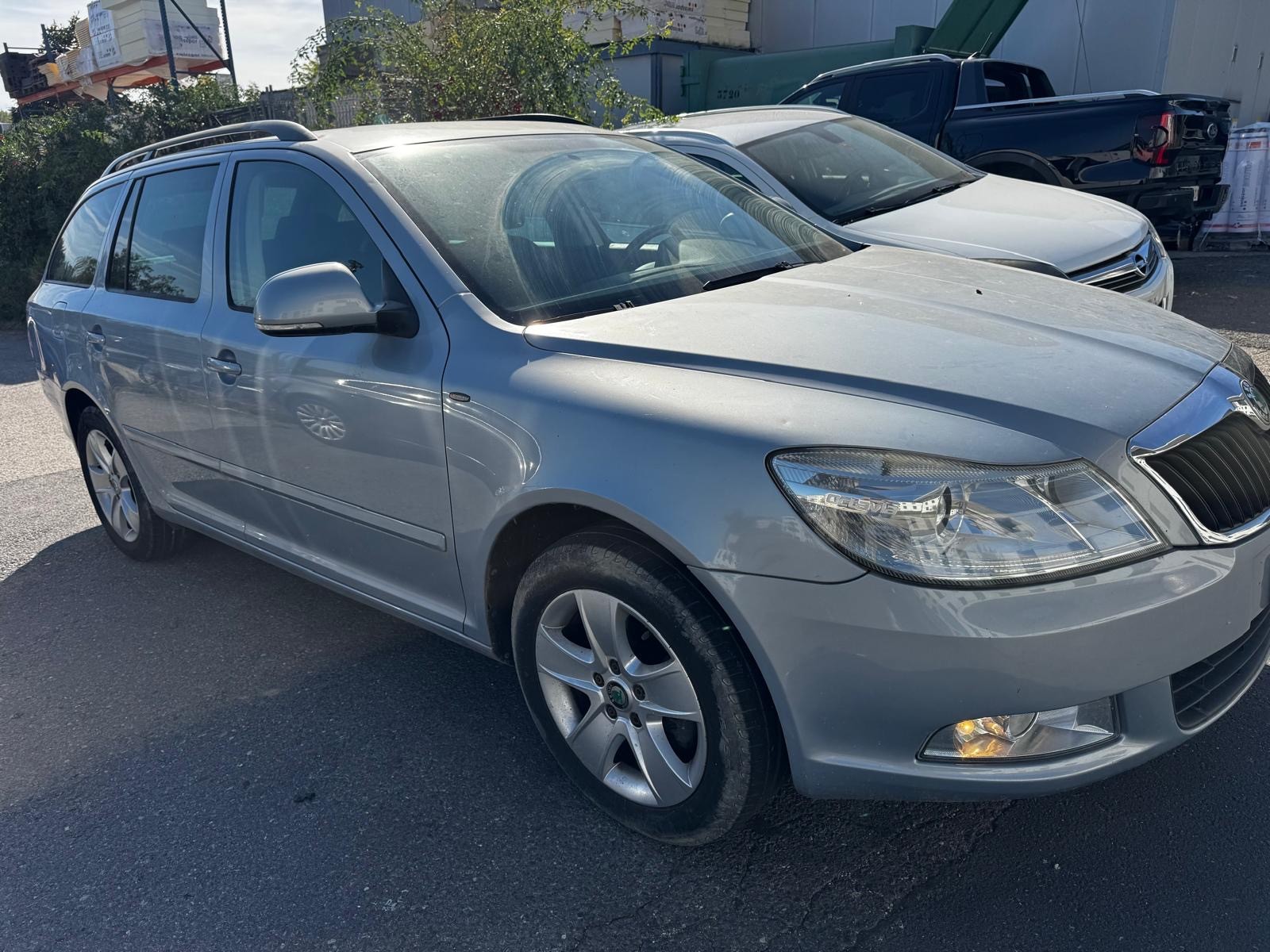 SKODA Octavia Combi 1.8 TSI Laurin & Klement 4x4-image-2