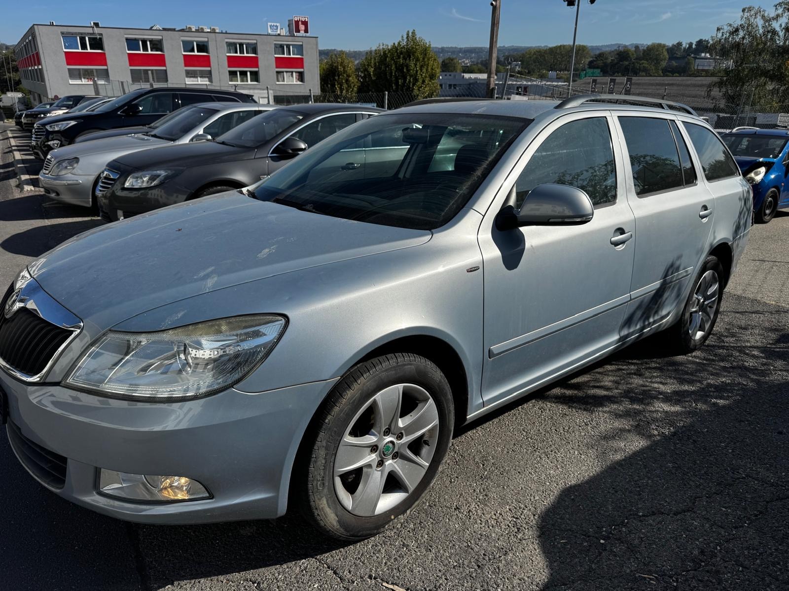 SKODA Octavia Combi 1.8 TSI Laurin & Klement 4x4-image-1