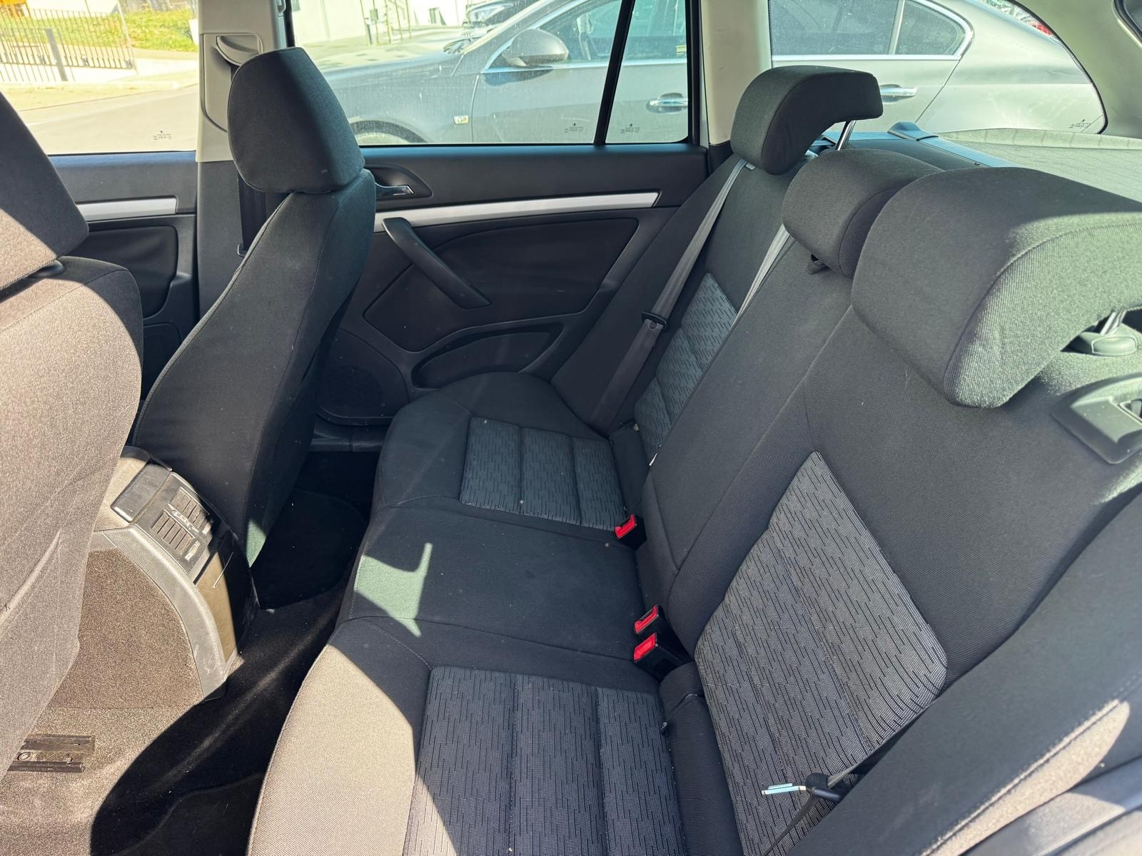 SKODA Octavia Combi 1.8 TSI Laurin & Klement 4x4-image-7