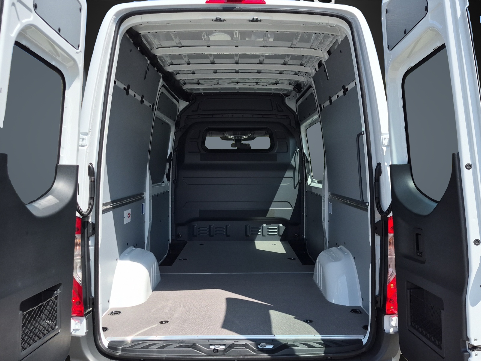 MERCEDES-BENZ Sprinter 319 CDI Standard 9G-TRONIC-image-11