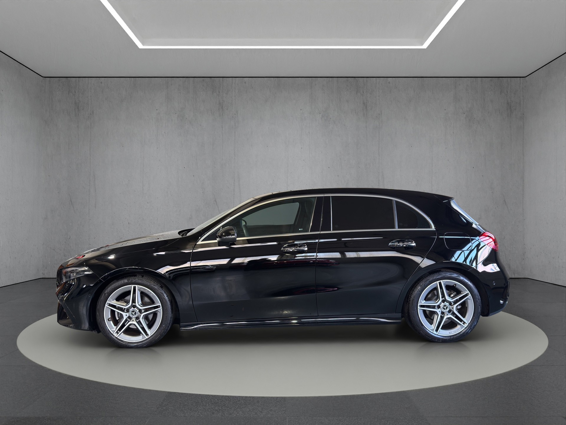 MERCEDES-BENZ A 200 7G-DCT "Panoramaschiebedach-RF.-Kamera-Navi"-image-2