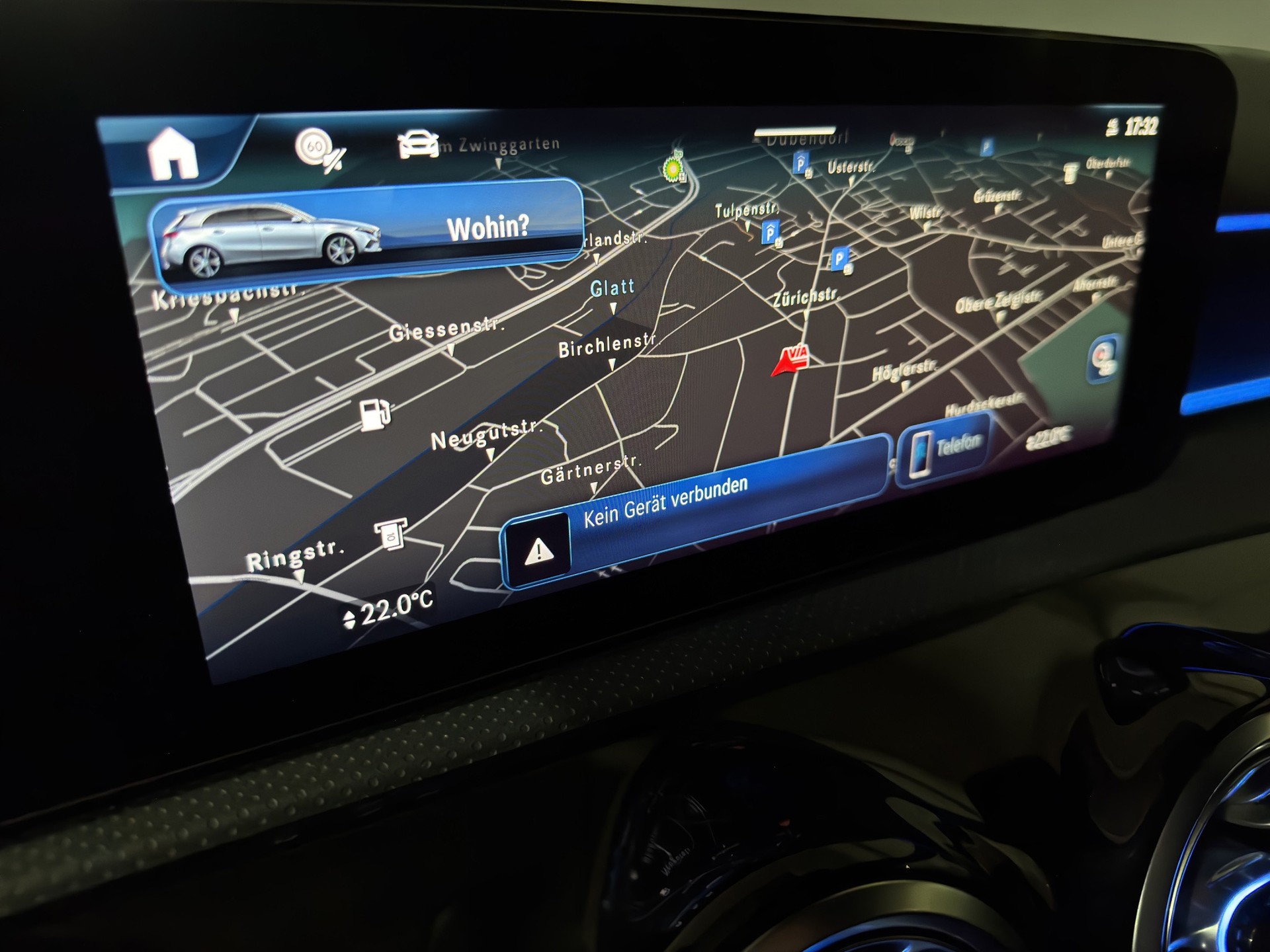MERCEDES-BENZ A 200 7G-DCT "Panoramaschiebedach-RF.-Kamera-Navi"-image-15