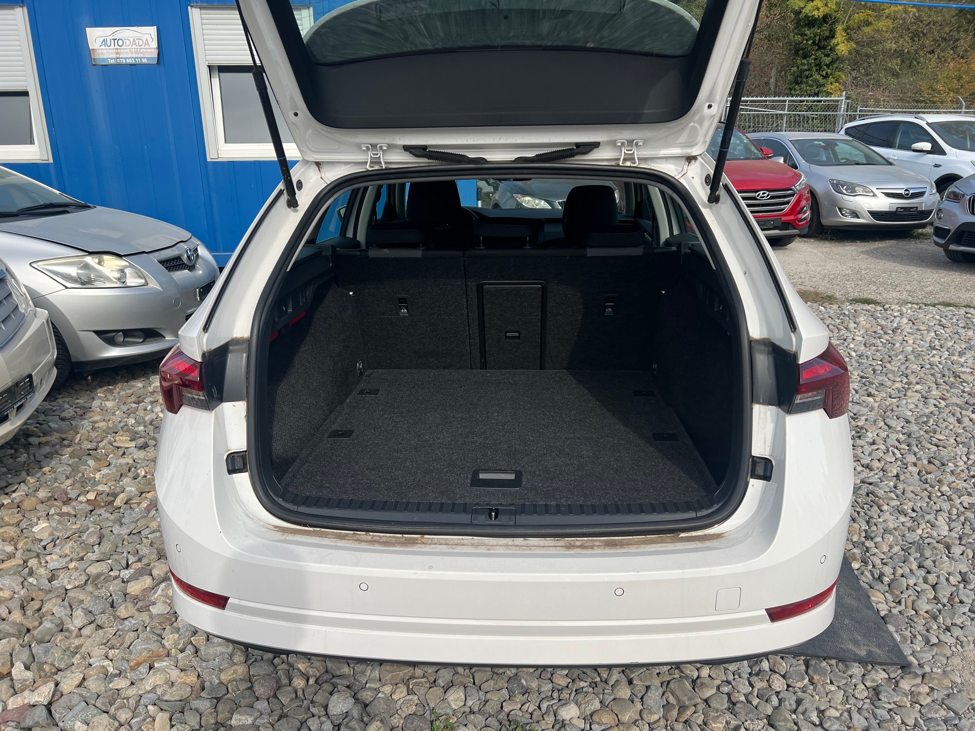 SKODA Octavia Combi 2.0 TDI DSG Ambition 4x4-image-4