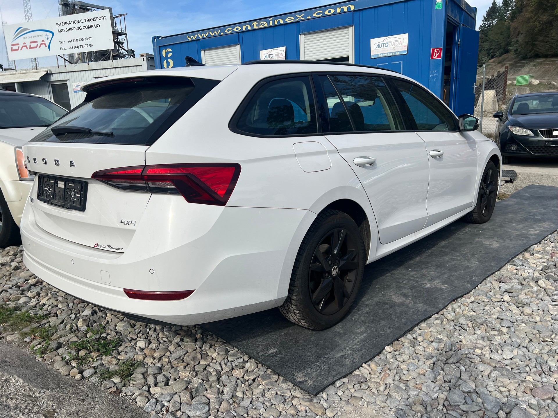 SKODA Octavia Combi 2.0 TDI DSG Ambition 4x4-image-2