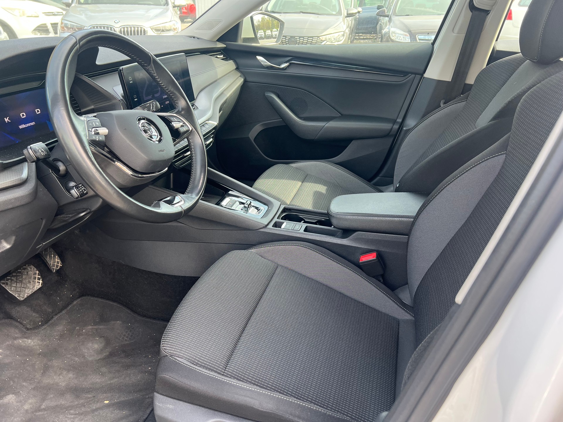 SKODA Octavia Combi 2.0 TDI DSG Ambition 4x4-image-6