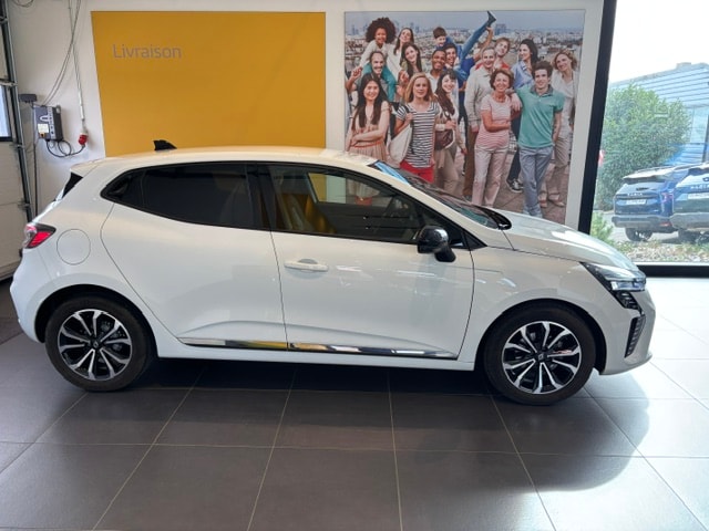 RENAULT Clio 1.0 Techno-showroom-element-1